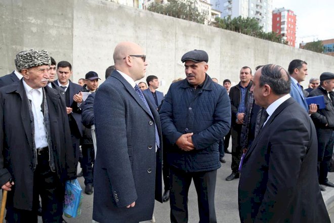    Küçələrdən yığılan pullar hara gedir?   