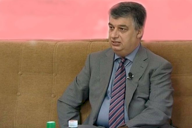    Bir milyondan artıq adam kredit əziyyəti çəkir   