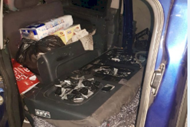    Maşında qaçaqmal siqaret tutuldu   