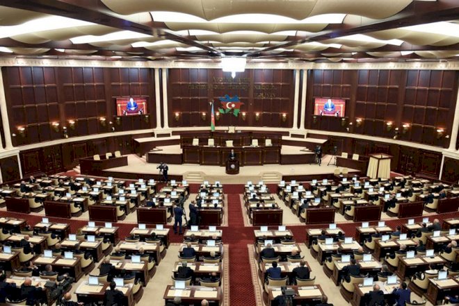    Deputatlar bu gün ilk plenar iclasa toplaşır   