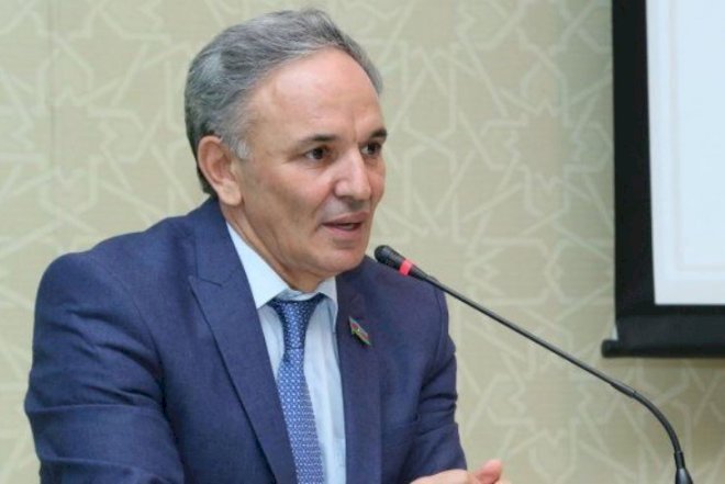    “Bir qəzeti 1000 nəfər oxumursa, kim üçün çap olunur?“   