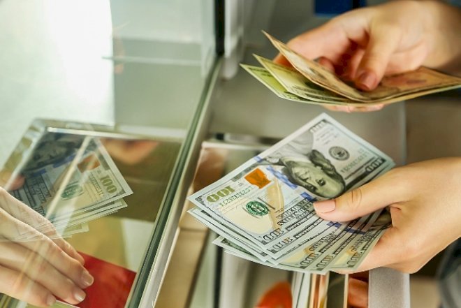    Manat və dolların 3 günlük məzənnəsi   