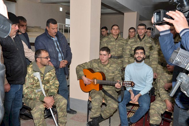    Ön cəbhədəki əsgərlərlə görüş keçirilib   