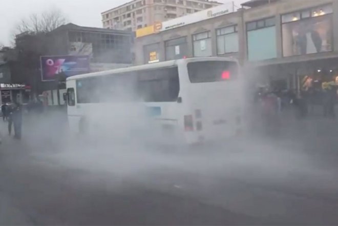    Bakıda avtobusda güclü yanğın - Video    