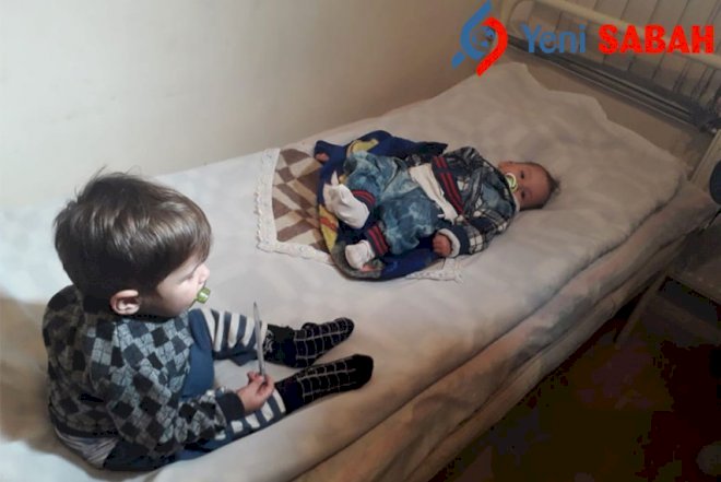    Azərbaycanda iki uşaq küçəyə atıldı - Fotolar   