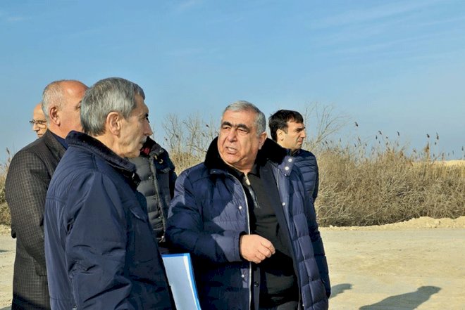    Saleh Məmmədov yolun təmiri ilə bağlı iclaslar keçirir   
