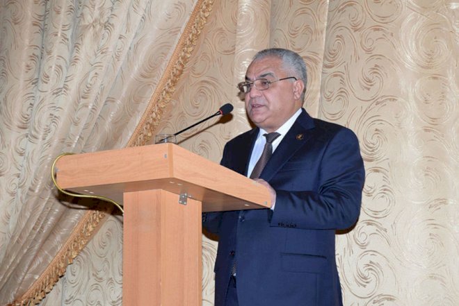    İcra başçısının milyonları üzə çıxdı - Çex qadınla işbirliyinin sonu   