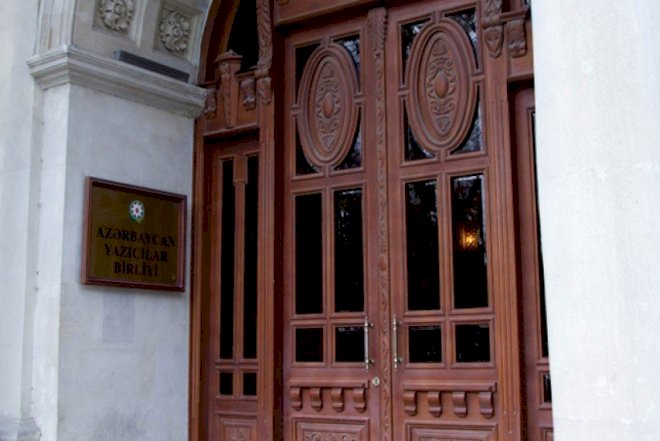    Yazıçılar Birliyindən SOCAR-a etiraz   