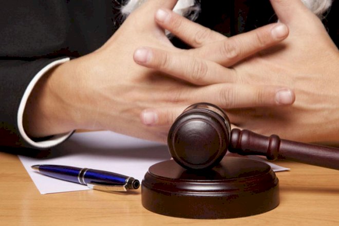    Bakıda 30 yaşlı qızın ölümündə təqsirləndirilən polisə bəraət verildi   