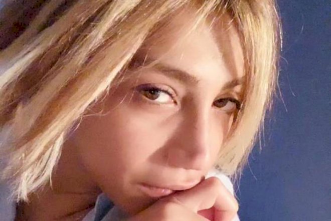    Makiyajsız Röya   