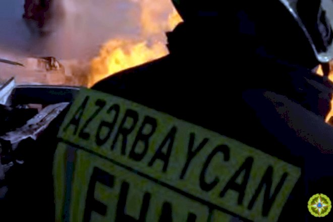    46 yaşlı kişi evdə yanaraq ölüb   