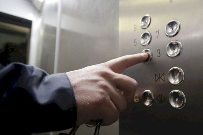    Bakıda lift 7-ci mərtəbədən düşdü – Video   