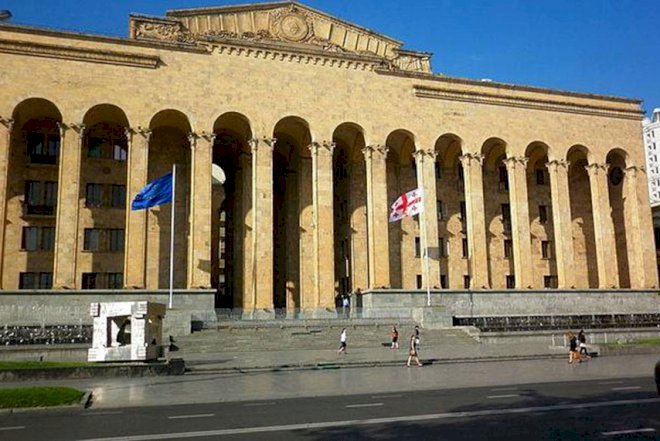    Azərbaycanlılar Tbilisidə etiraz aksiyası keçirir   