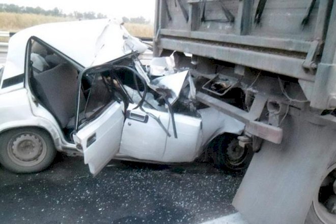    İcra başçısının sürücüsü qəzada həlak oldu   