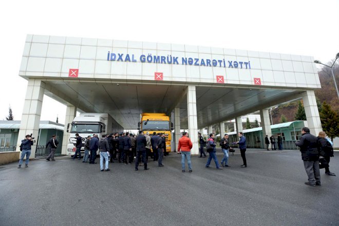    “10 dollarlıq mala görə gömrükdə 125 manat ödəniş aldılar”   