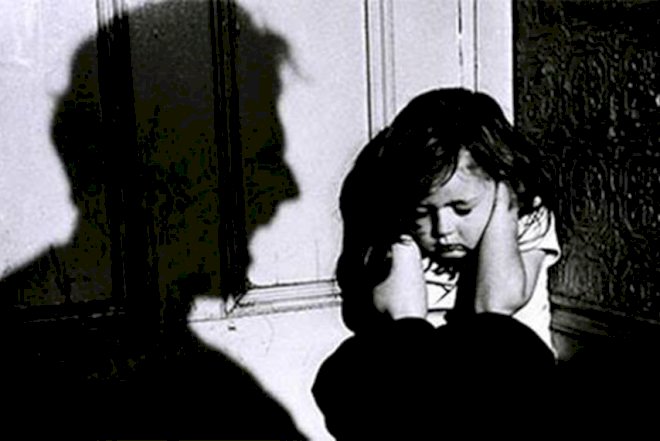    Azyaşlını bıçaqla hədələyib sırğalarını aldı   