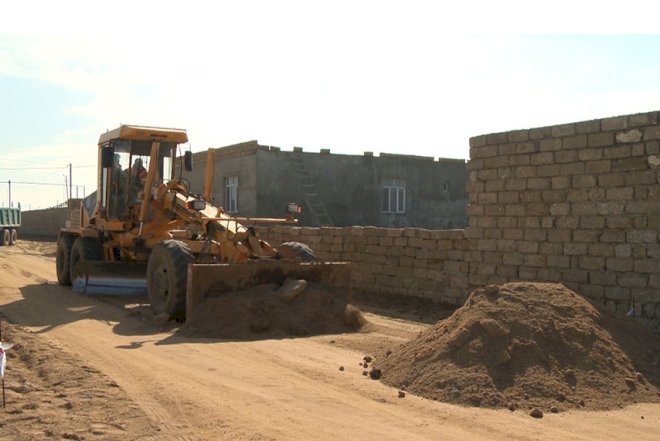    Bu yaşayış massivinin yolları yenidən qurulur    