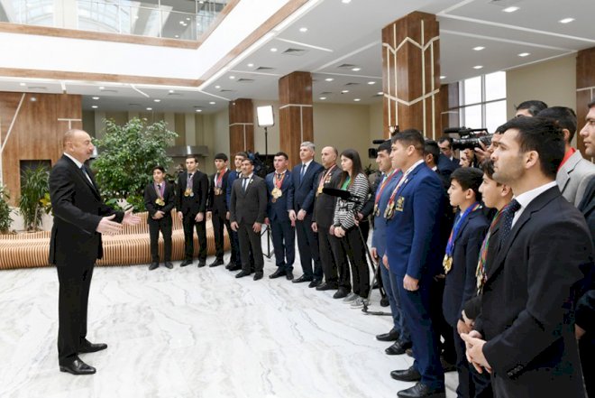    İlham Əliyev Beyləqan idmançıları ilə görüşüb   
