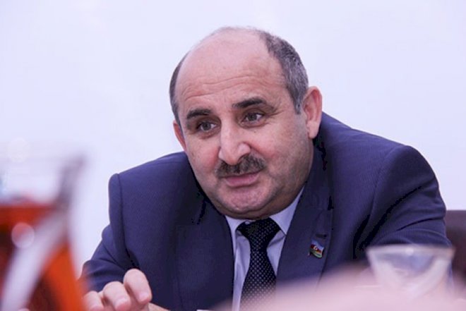    “Sakinlərin prezidenti qucaqlaması, birlikdə mahnı oxumaları…”   