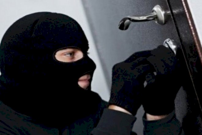   Şirkətdən oğurluq edənlər tutuldu   