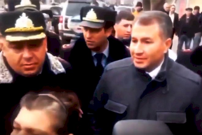    İcra başçısının müavini ilə Qarabağ əlillərinin qarşıdurması - Video   