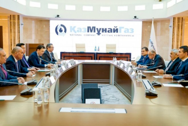    Rövnəq Abdullayev momerandum imzaladı   