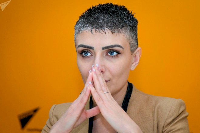    “Həqiqətən Robort Sofiya ilə çox bənzəyirik”   
