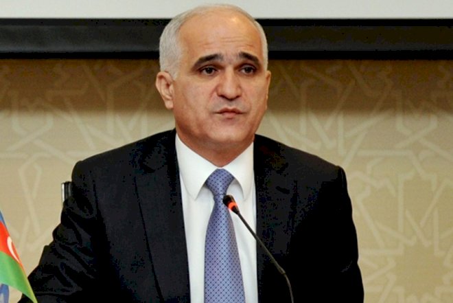    Nazir bahalaşmadan danışdı   