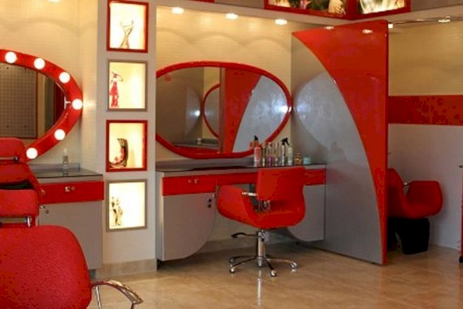    Salondan 7 minlik süni saç oğurladılar   