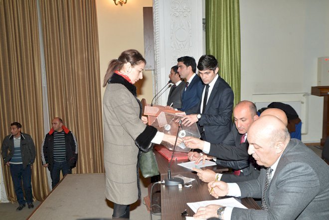    200 məcburi köçkün ailəsinə yeni mənzil verildi   