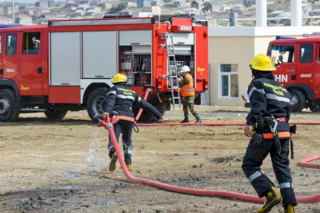    Bakıda köşk yanıb   