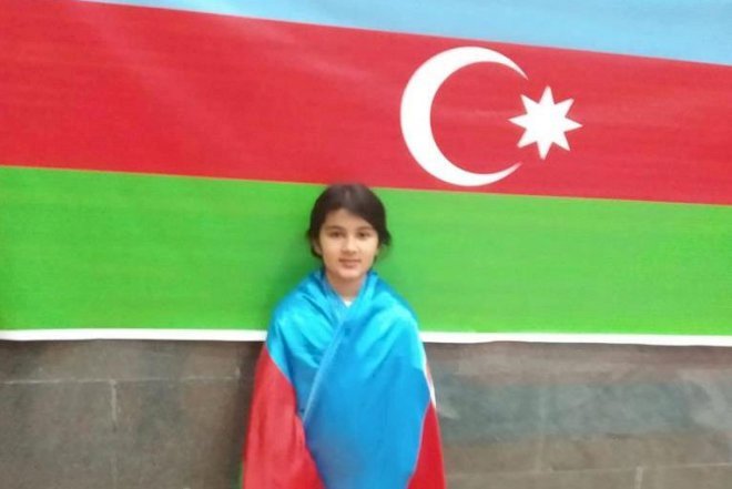    Məktəbli Ermənistan bayrağına etiraz etdi    