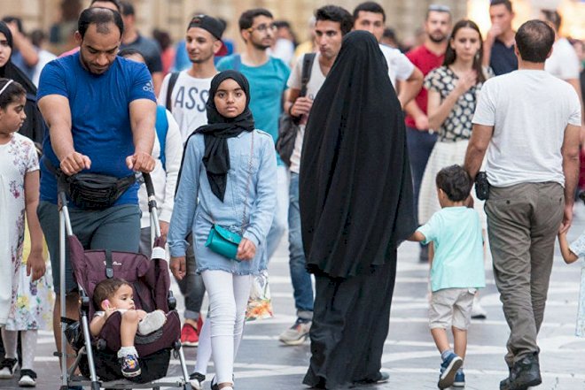    Azərbaycana daha çox kişi turistlər gəlir    