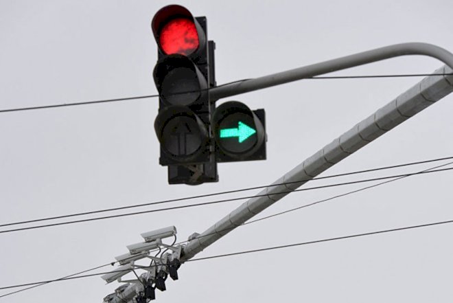    Sürücülərə xəbərdarlıq:   İşıqforlar işləmir