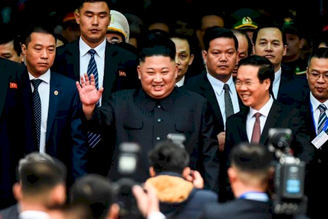     Kim Çen zirehli qatarla Vyetnama gəldi, Trampdan kompliment   