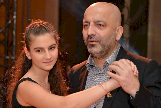    Mübariz Mənsimov qızını təbrik etdi   