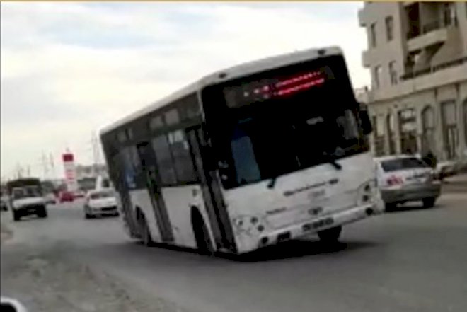     Bu avtobusda olan hər kəsin həyatı təhlükədədir - Video   