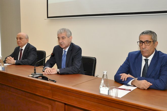    YAP rəhbərliyi toplantı keçirdi   