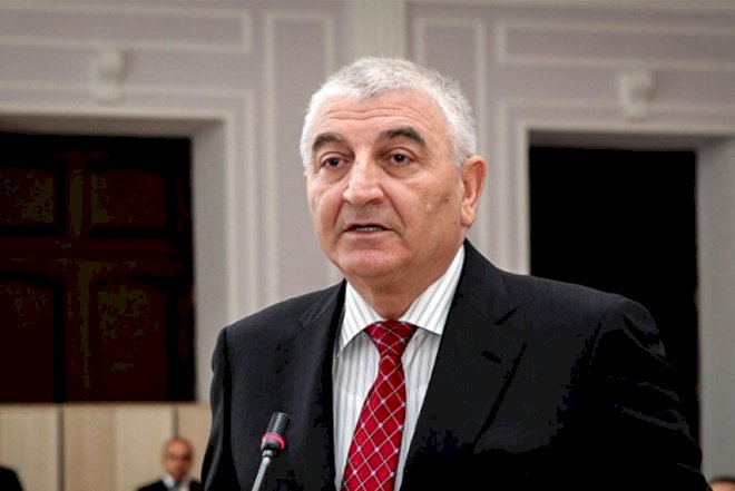    “Nə istəyirsiz məndən, əl çəkin” - Məzahir Pənahov   