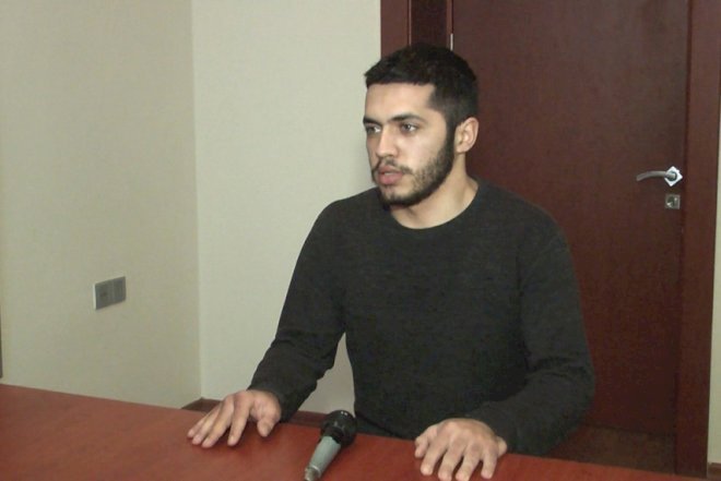    Əmisini öldürüb, evinə od vurdu   