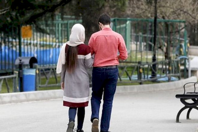    İctimai yerdə evlilik təklifindən sonra cütlük saxlanılıb   