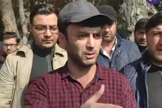    “İşıq gələn yerə barmaq tıxamaq lazım deyil ki, millət acından ölsün“ - Taksi sürücüləri etiraz etdi   