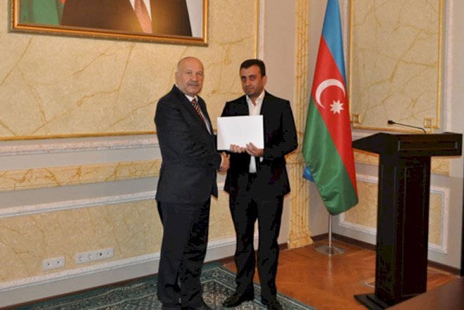   Dini icmalara şəhadətnamələr təqdim edilib   