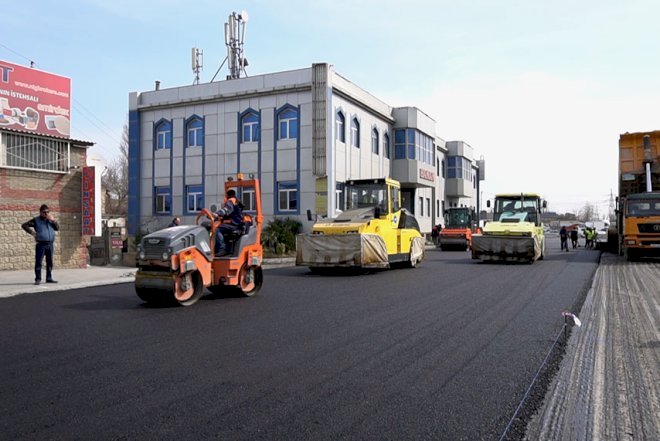    Binəqədidə yollar yenidən qurulur   
