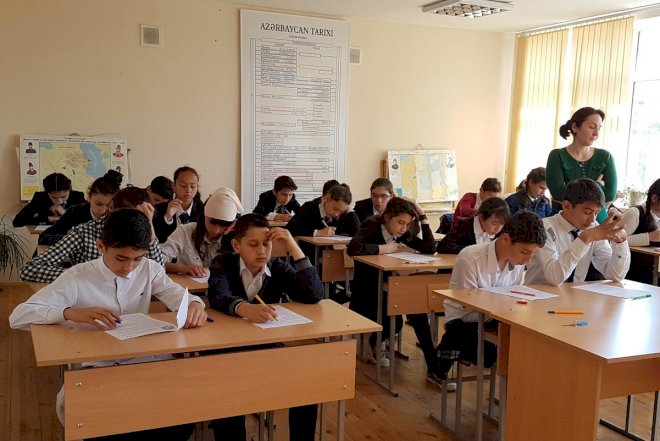    “Dərs yükü 12 saata endirilsin“ - Deputat   