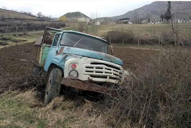    Tovuzda faciə, gənc “Zil”in altında qaldı   