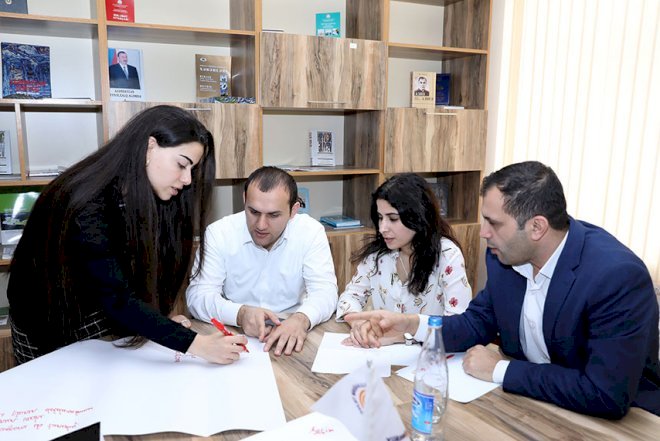    Özünüməşğulluq proqramı kurslarını 77 təlimçi tədris edəcək   