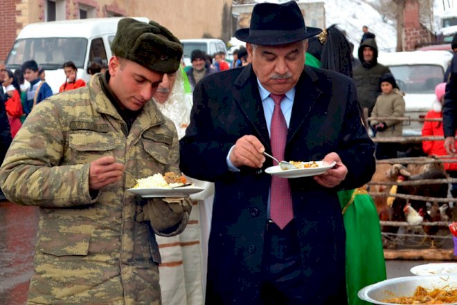    Əhəd Abıyev bayram şənliyində - Fotolar   