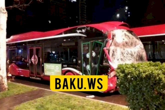    Bakıda iki avtobus toqquşdu   