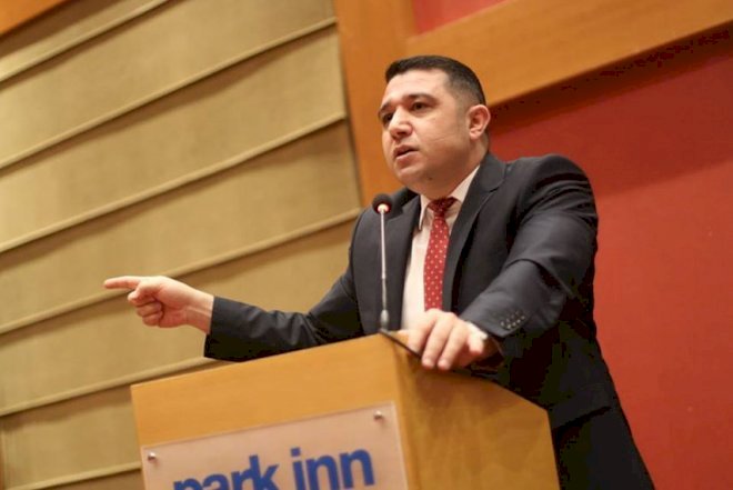    “Müəllimlərə qəpik-quruş verib təhqir edirlər” – Xəzər Universitetinə ittiham   
